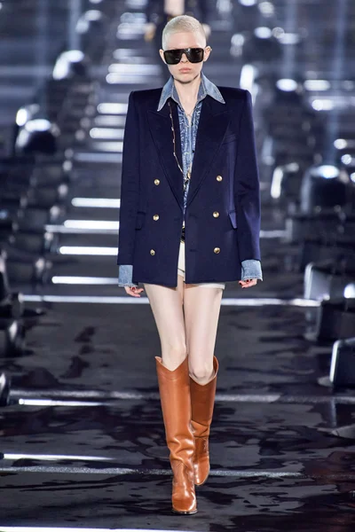 Look 8